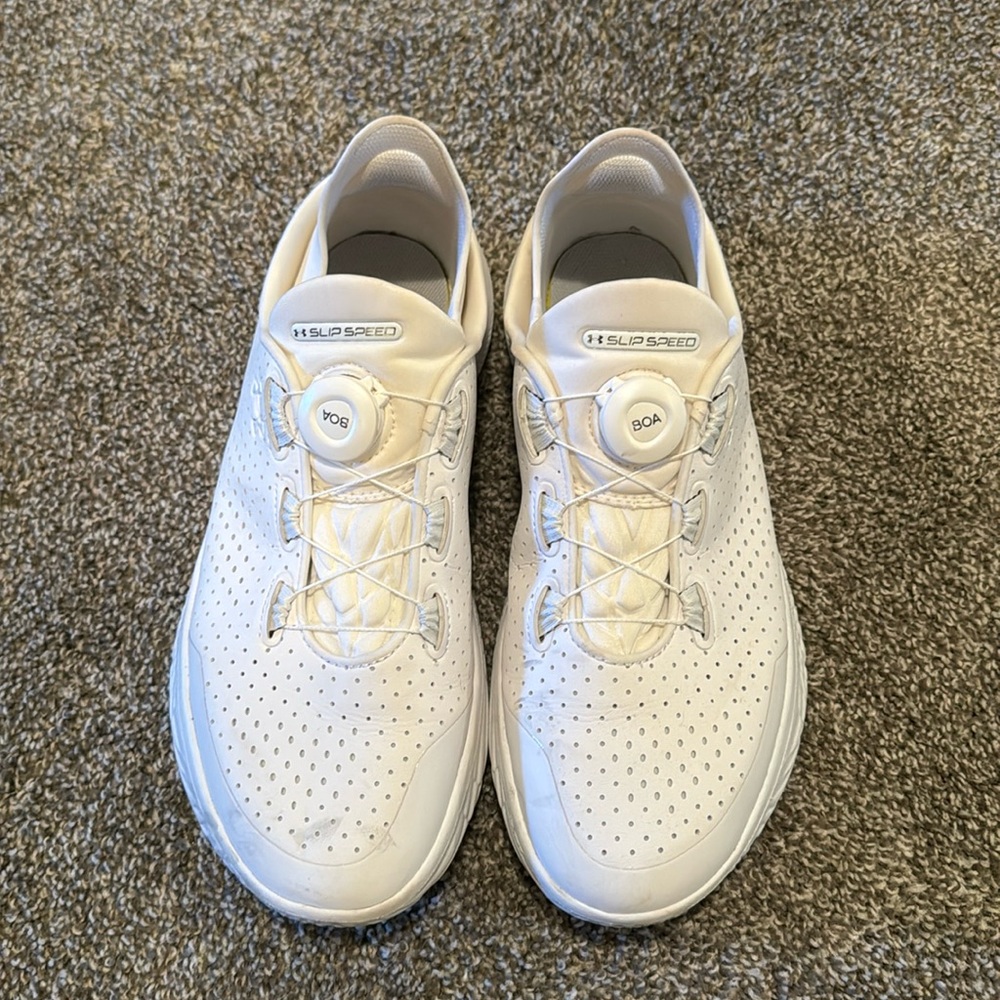White UA Slipspeed